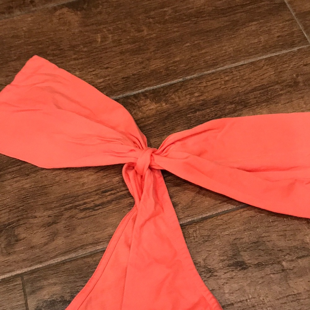 Gorgeous coral Lilly Pulitzer one shoulder top - Picture 3 of 3